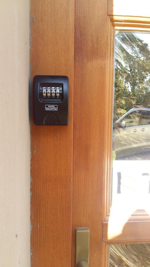 Váralja Apartman Tata Exterior foto
